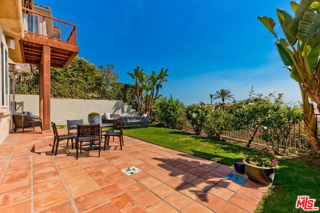 Pacific Palisades, California, 90272, United States, 4 Bedrooms Bedrooms, ,4 BathroomsBathrooms,Residential,For Sale,1911356