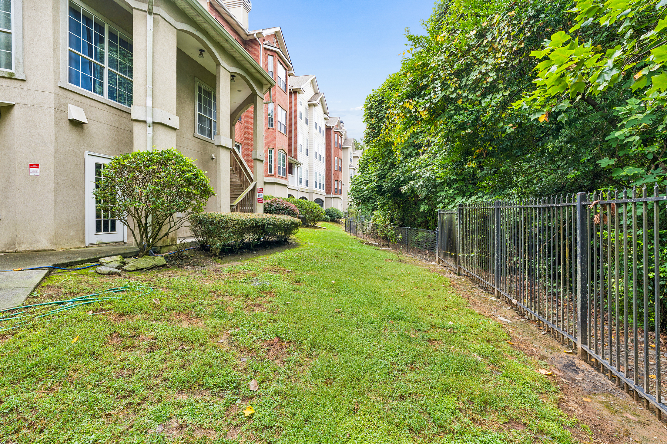  Comfort and Convenience in Gated Brighton Court - 物件實景
