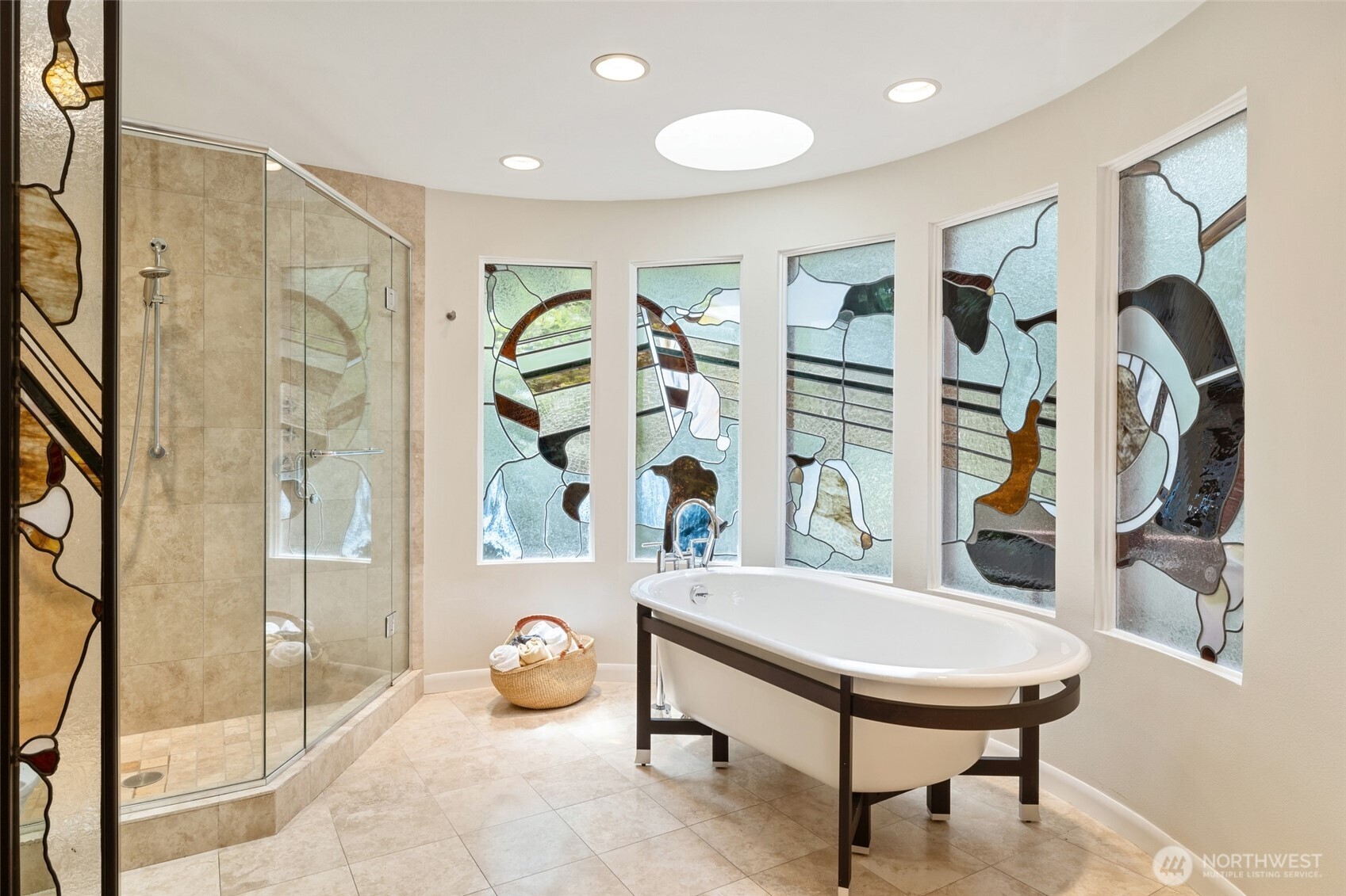 Bellevue, Washington, 98005, United States, 4 Bedrooms Bedrooms, ,4 BathroomsBathrooms,Residential,For Sale,1898840
