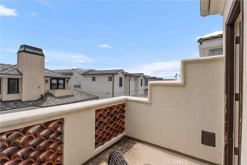 Newport Beach, California, 92663, United States, 5 Bedrooms Bedrooms, ,4 BathroomsBathrooms,Residential,For Sale,1848621