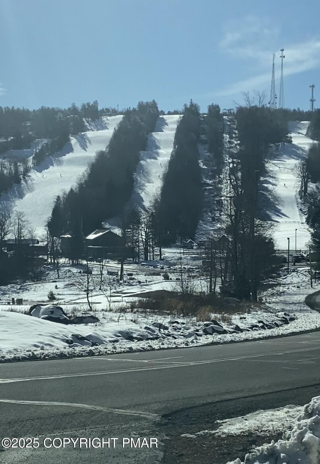 Lake Harmony, Pennsylvania, 18624, United States, 3 Bedrooms Bedrooms, ,2 BathroomsBathrooms,Residential,For Sale,2006106