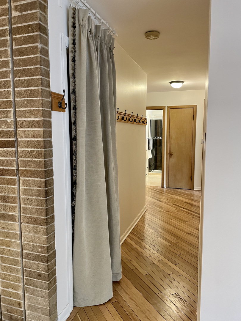 Skokie, Illinois, 60076, United States, 3 Bedrooms Bedrooms, ,3 BathroomsBathrooms,Residential,For Sale,1932038