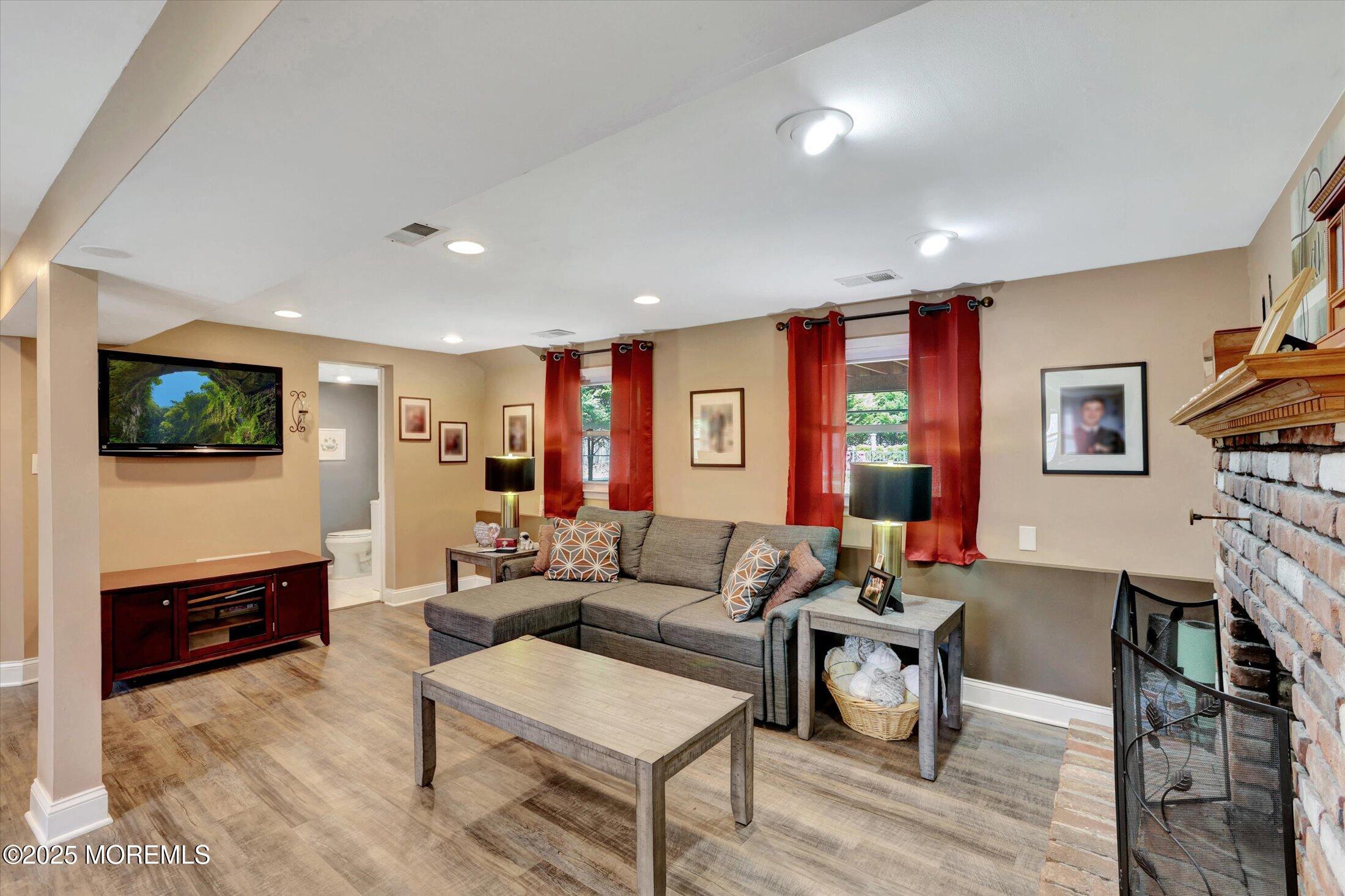 Jackson, New Jersey, 08527, United States, 3 Bedrooms Bedrooms, ,2 BathroomsBathrooms,Residential,For Sale,1931197