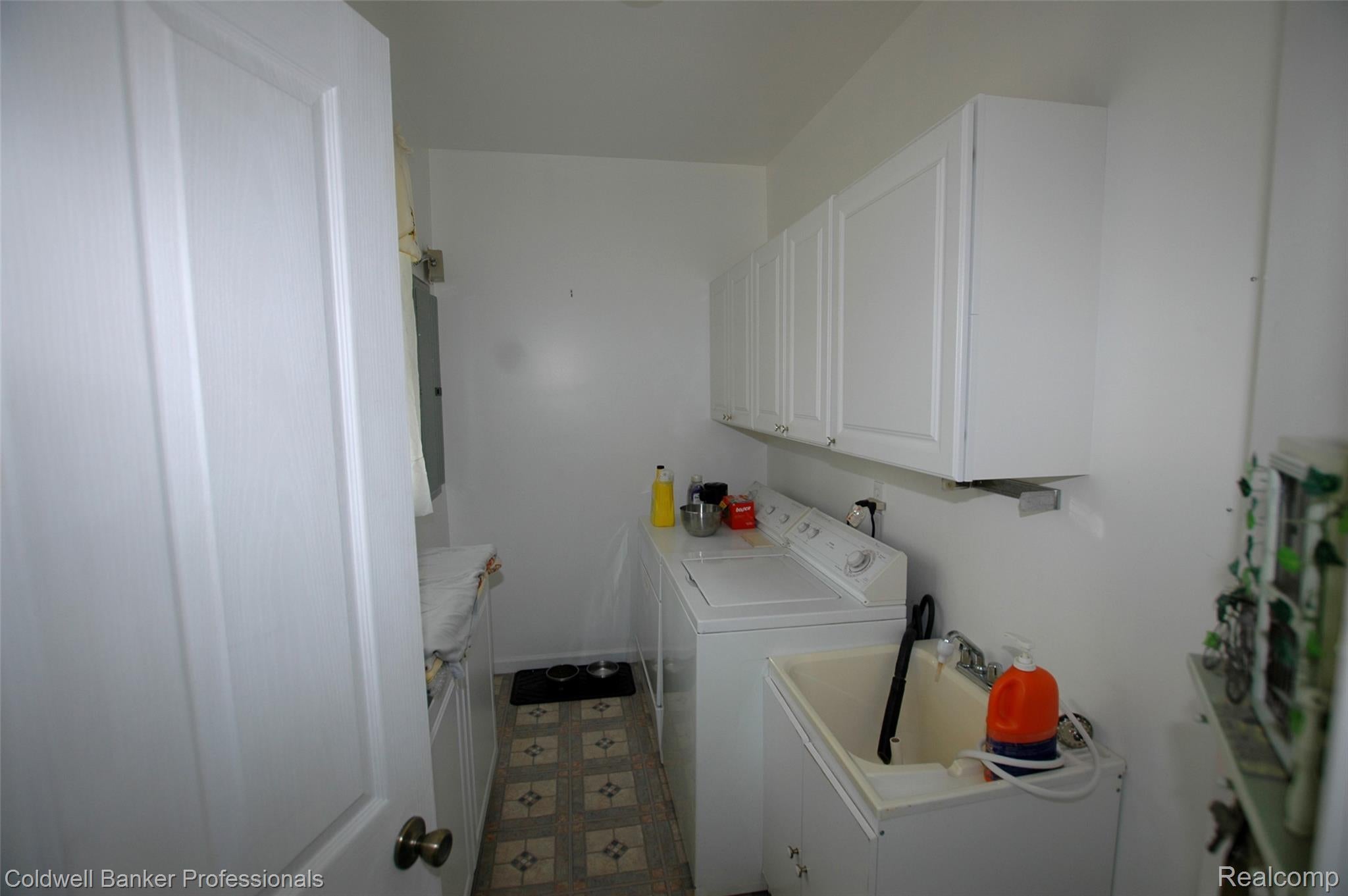 Alger, Michigan, 48610, United States, 3 Bedrooms Bedrooms, ,3 BathroomsBathrooms,Residential,For Sale,1907543