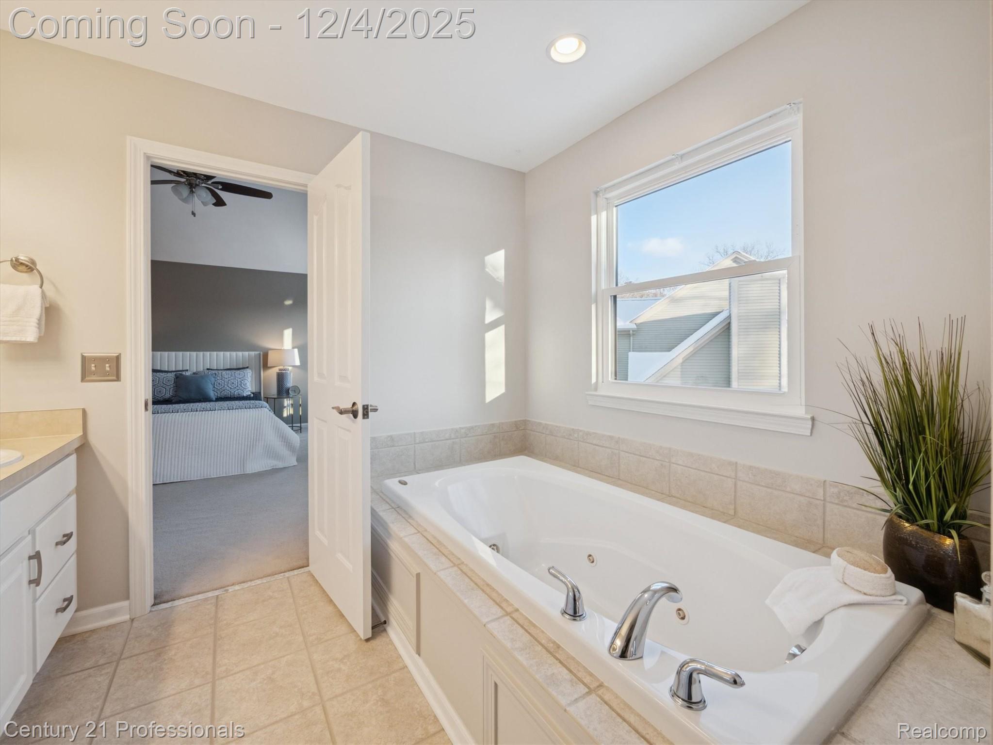 Orion, Michigan, 48360, United States, 4 Bedrooms Bedrooms, ,4 BathroomsBathrooms,Residential,For Sale,2001208