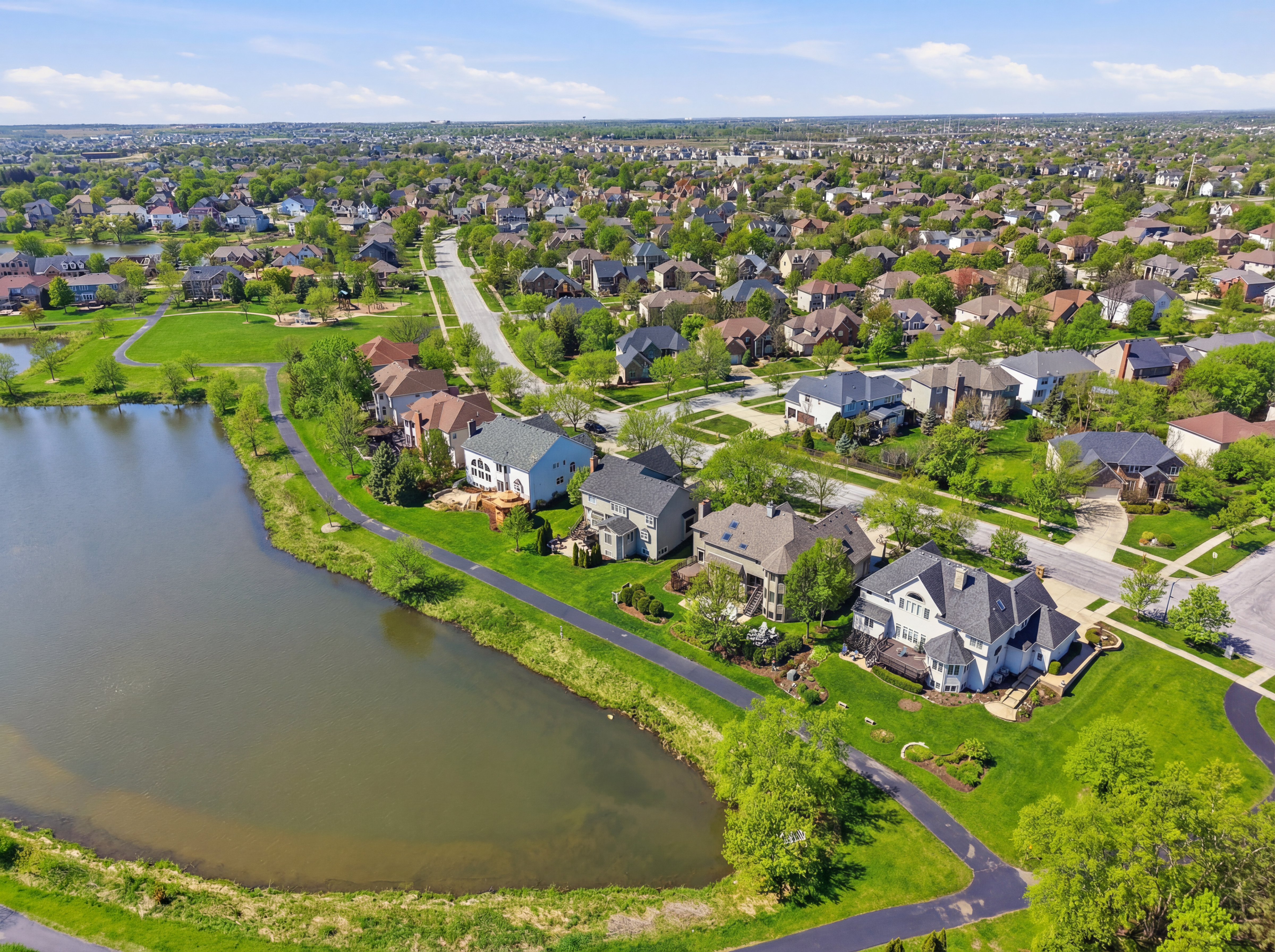  The Crown Jewel of Tall Grass: Waterfront Privacy Meets the Ultimate Layout - 物件實景