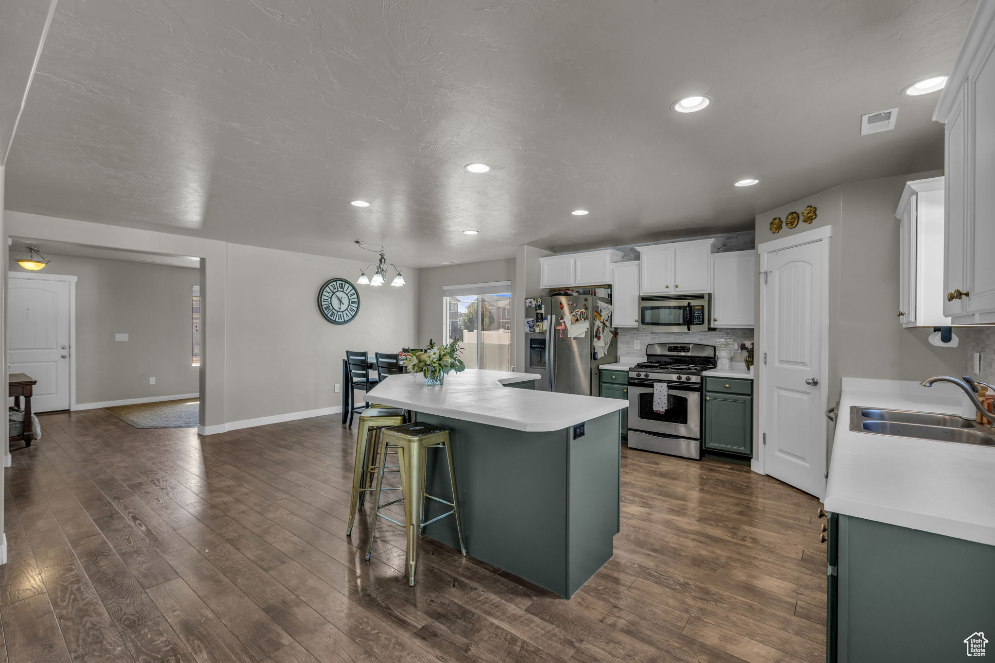 Stansbury Park, Utah, 84074, United States, 4 Bedrooms Bedrooms, ,3 BathroomsBathrooms,Residential,For Sale,1956309