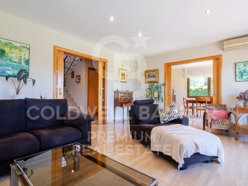 Cerdanyola del Vallès, Catalonia, ES, 5 Bedrooms Bedrooms, ,3 BathroomsBathrooms,Residential,For Sale,1610457