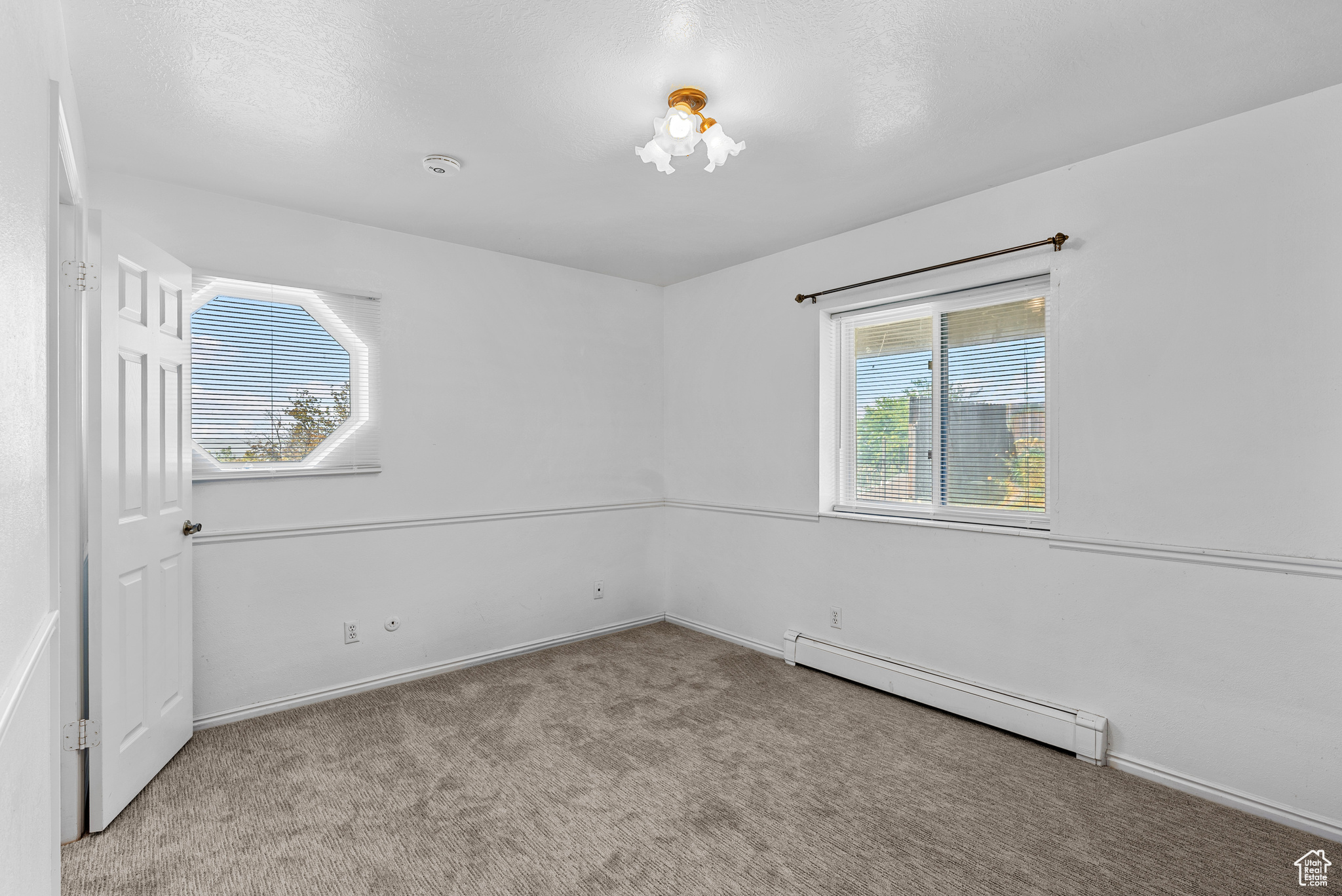 North Salt Lake, Utah, 84054, United States, 3 Bedrooms Bedrooms, ,3 BathroomsBathrooms,Residential,For Sale,1940946