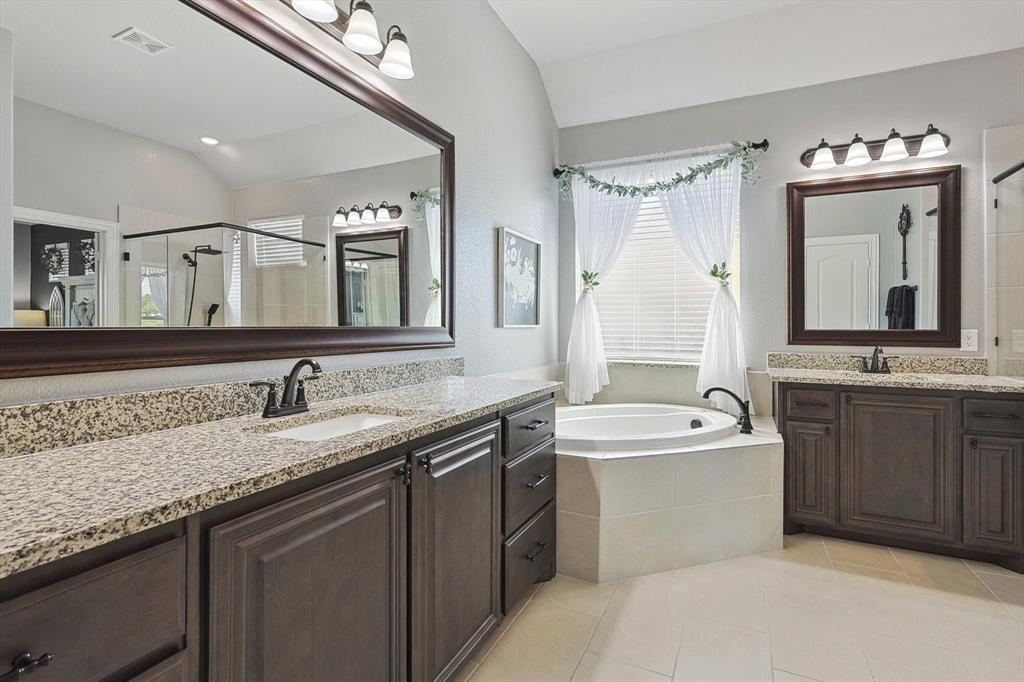 Midlothian, Texas, 76065, United States, 4 Bedrooms Bedrooms, ,3 BathroomsBathrooms,Residential,For Sale,1979860