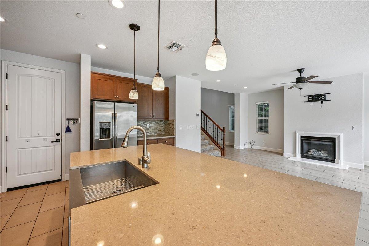 Folsom, California, 95630, United States, 4 Bedrooms Bedrooms, ,3 BathroomsBathrooms,Residential,For Sale,1948899