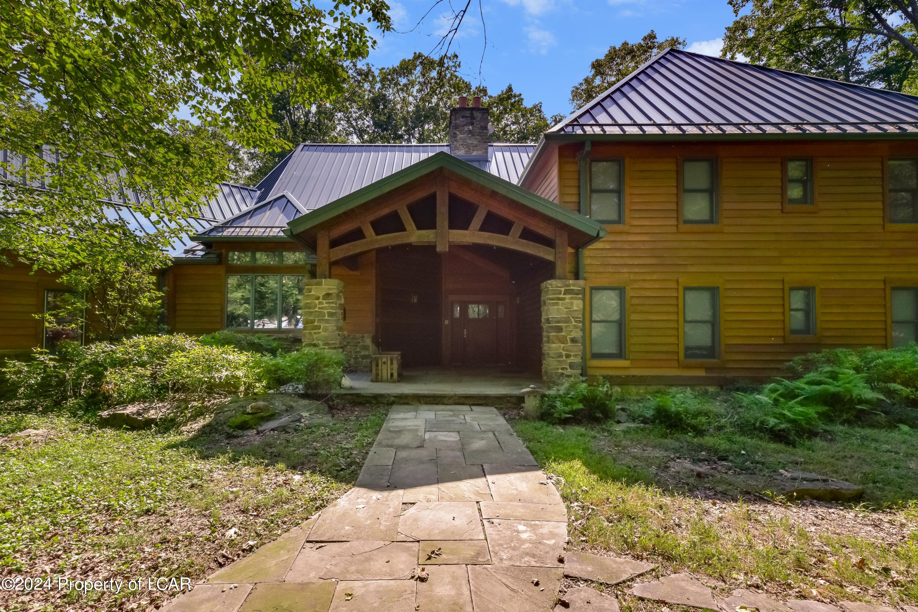 Shavertown, Pennsylvania, 18708, United States, 5 Bedrooms Bedrooms, ,6 BathroomsBathrooms,Residential,For Sale,1914218