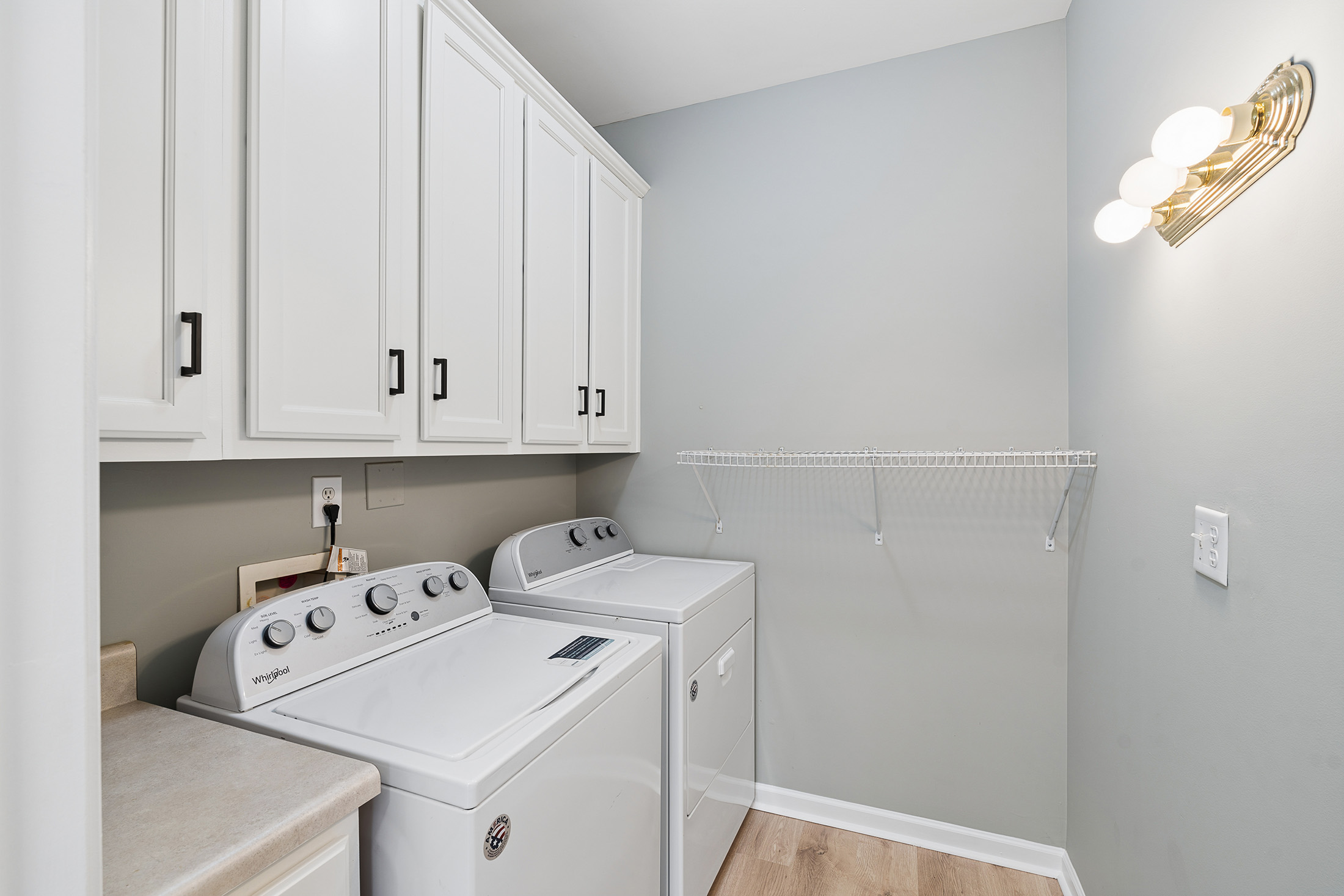  Renovated Three Bedroom Condo in Convenient Magnolia Lane Community - 物件實景
