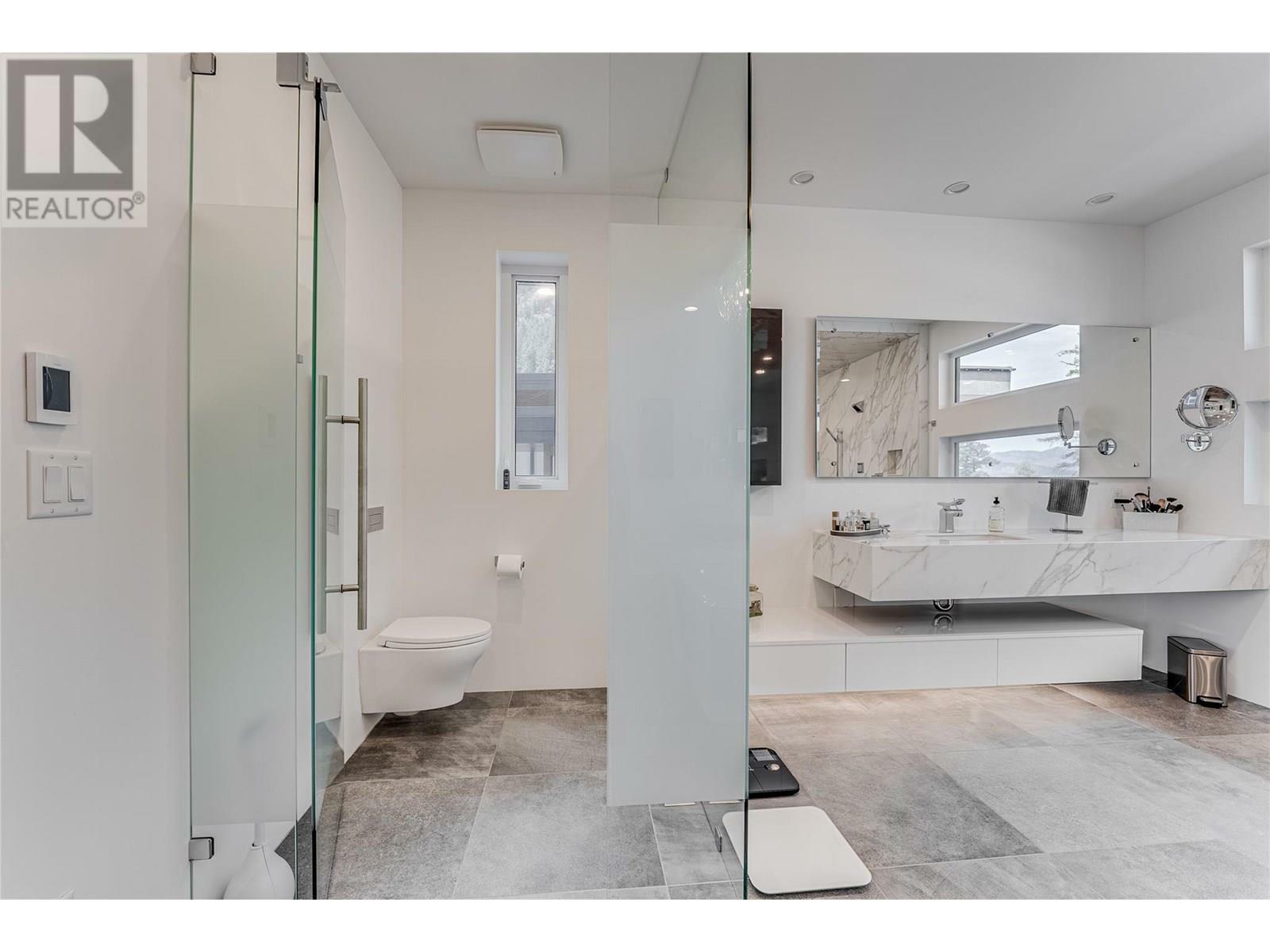 LAKE COUNTRY, British Columbia, V4V 2G2, CA, 4 Bedrooms Bedrooms, ,3 BathroomsBathrooms,Residential,For Sale,1859669