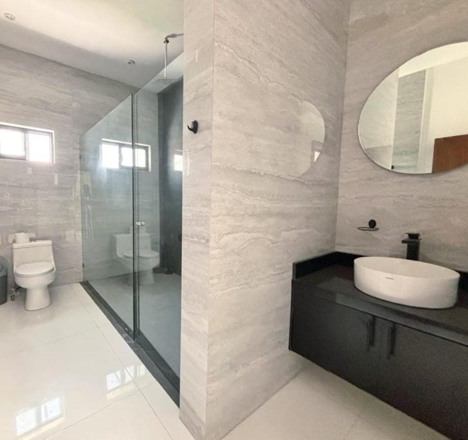 Real de Nogalar, Torreón, Coahuila de Zaragoza, 27018, Mexico, 4 Bedrooms Bedrooms, ,5 BathroomsBathrooms,Residential,For Sale,Real de Nogalar,1571697