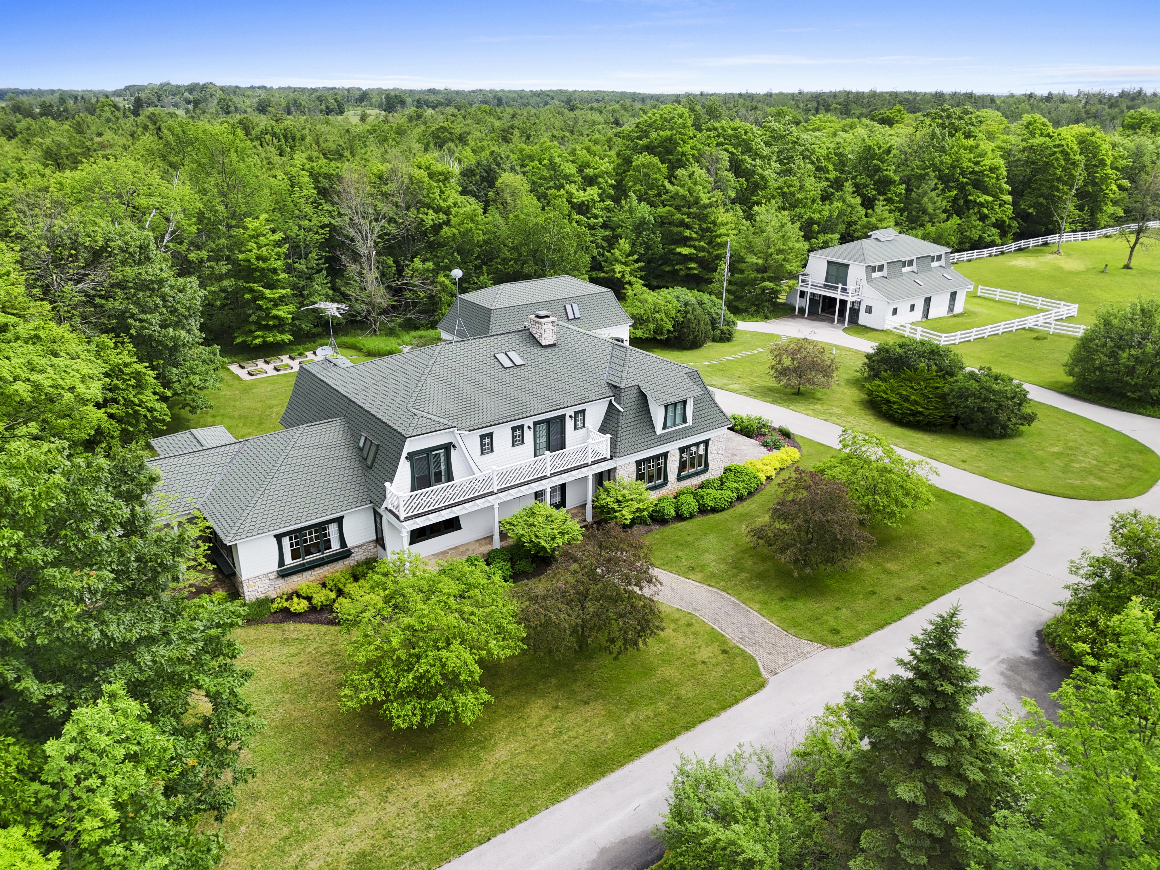  Sprawling Door County Estate on 30 Acres - 物件實景