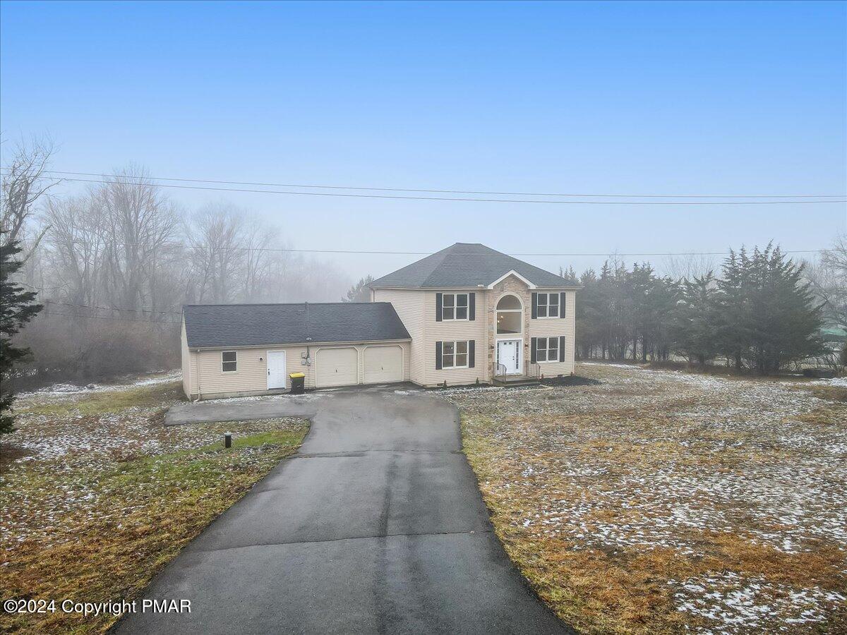 Stroudsburg, Pennsylvania, 18360, United States, 4 Bedrooms Bedrooms, ,3 BathroomsBathrooms,Residential,For Sale,1858259