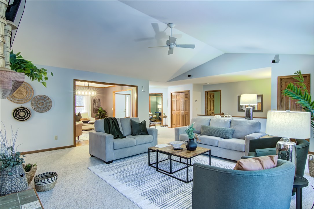 Eau Claire, Wisconsin, 54703, United States, 4 Bedrooms Bedrooms, ,3 BathroomsBathrooms,Residential,For Sale,1992439