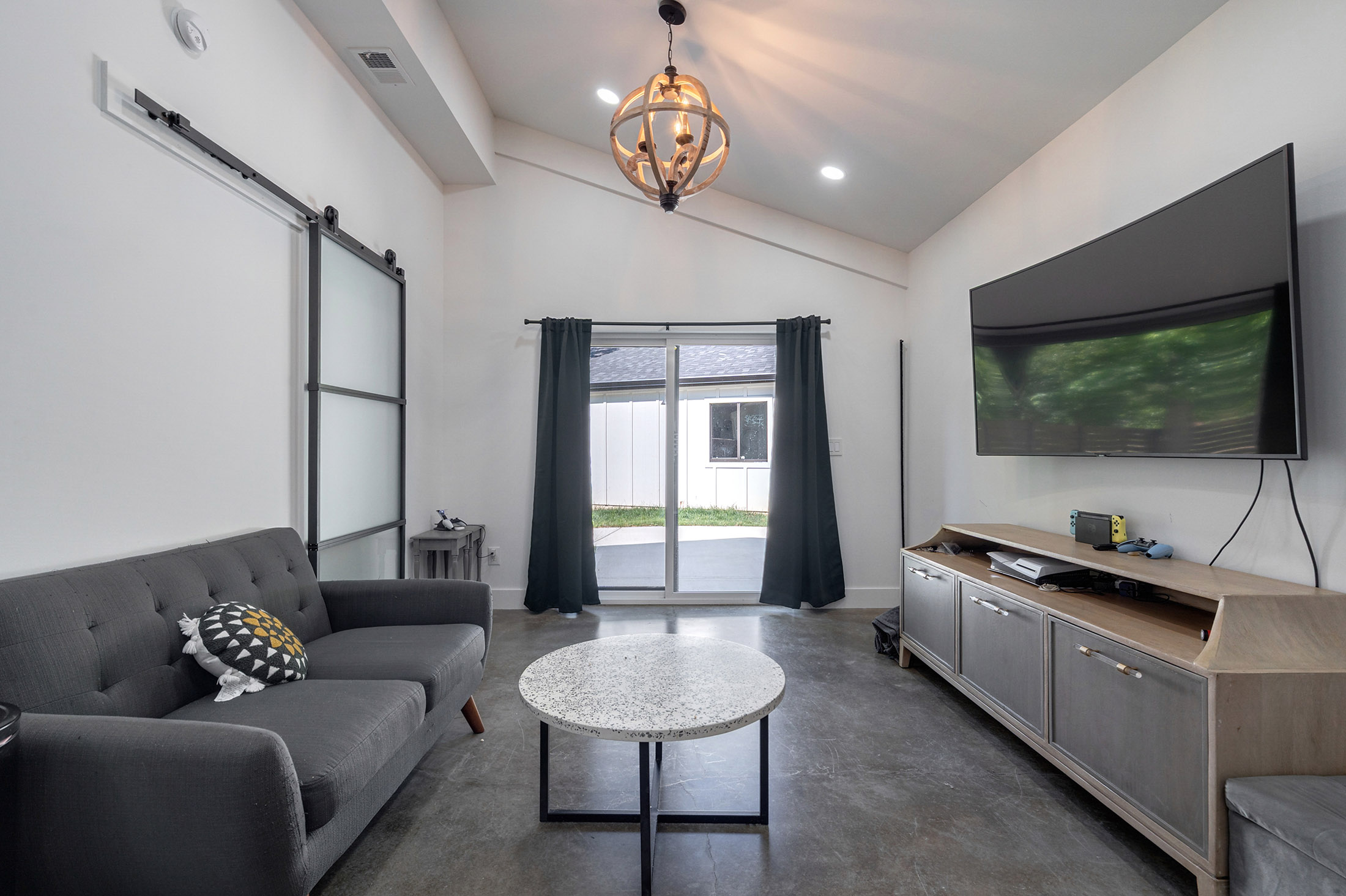  Fully Renovated Estate Blends Luxury, Flexibility & Resort-Style Living - 物件實景