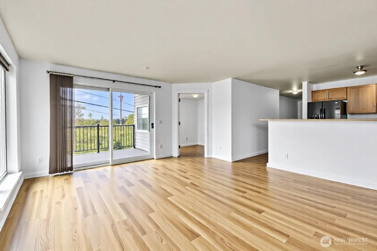 SEATTLE, Washington, 98119, United States, 3 Bedrooms Bedrooms, ,2 BathroomsBathrooms,Residential,For Sale,1762167