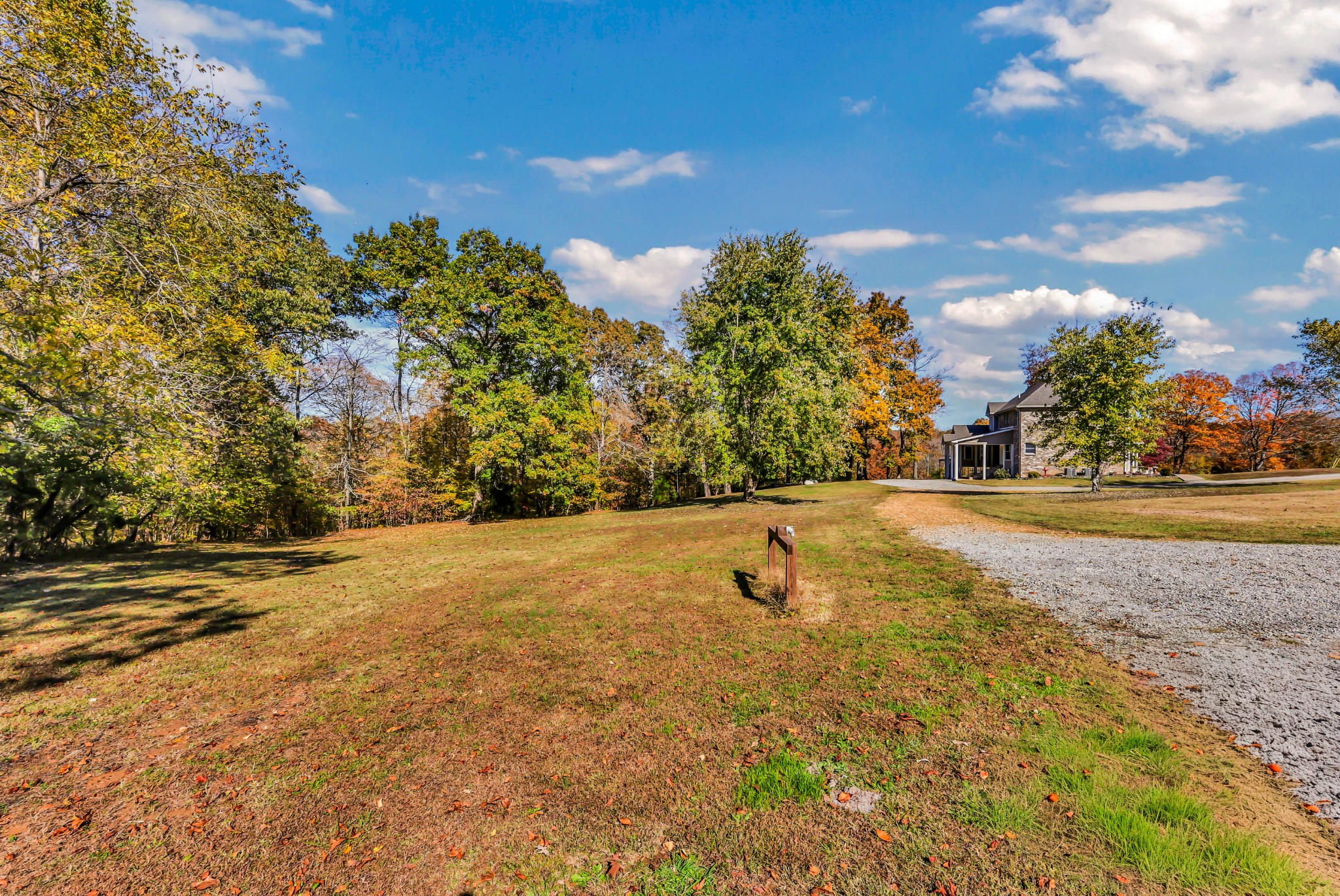 Clarksville, Tennessee, 37043, United States, 4 Bedrooms Bedrooms, ,4 BathroomsBathrooms,Residential,For Sale,1989948