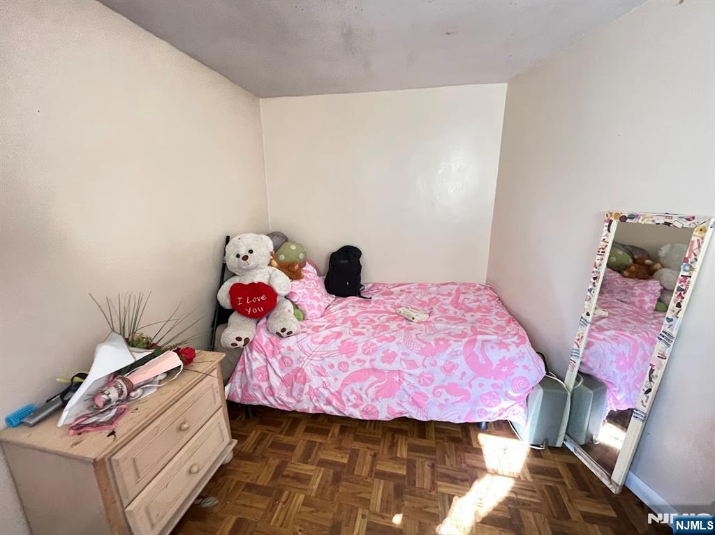 Newark, New Jersey, 07105, United States, 7 Bedrooms Bedrooms, ,4 BathroomsBathrooms,Residential,For Sale,1984618