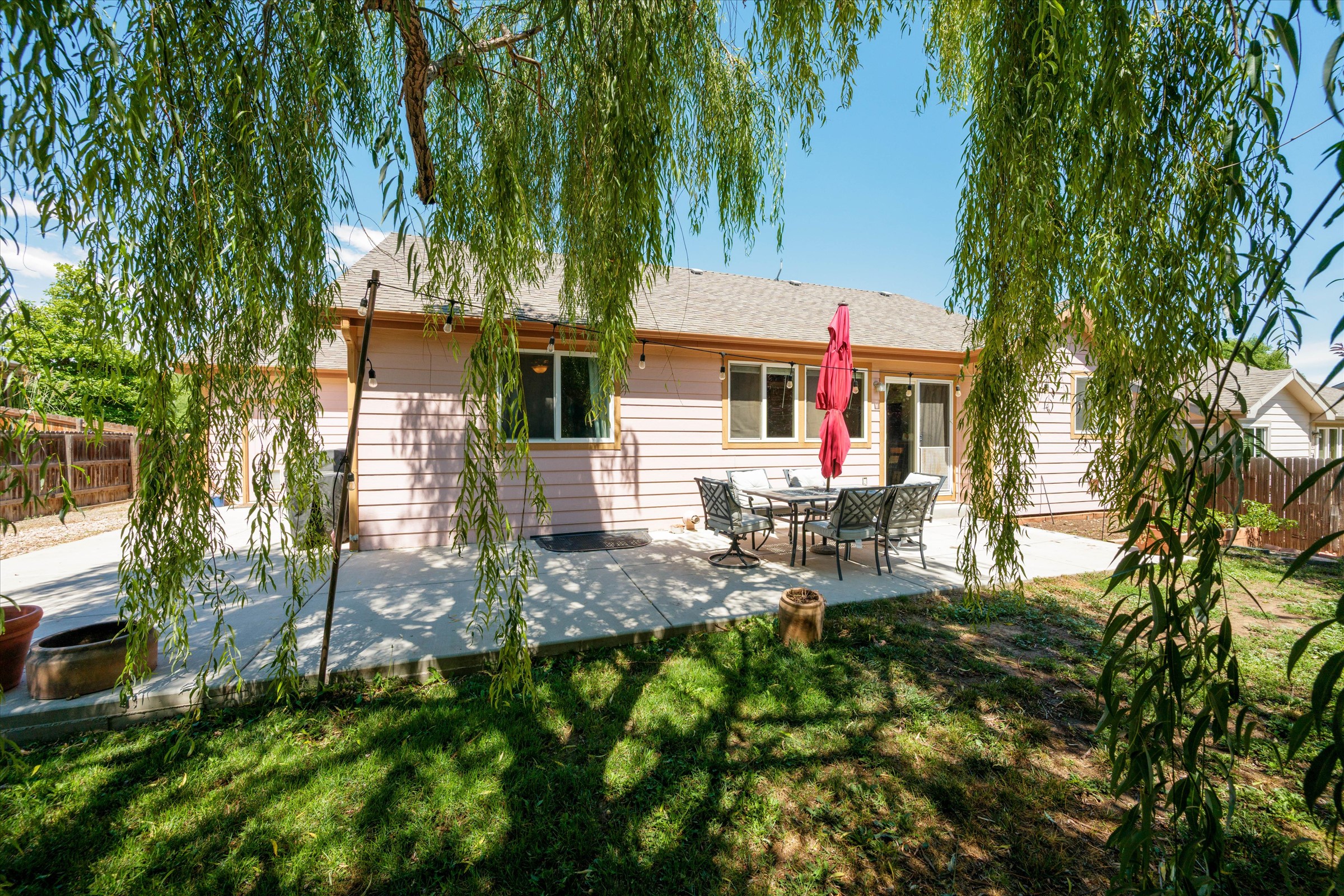  Main-Level Living Meets Unbeatable Storage and Outdoor Space - 物件實景