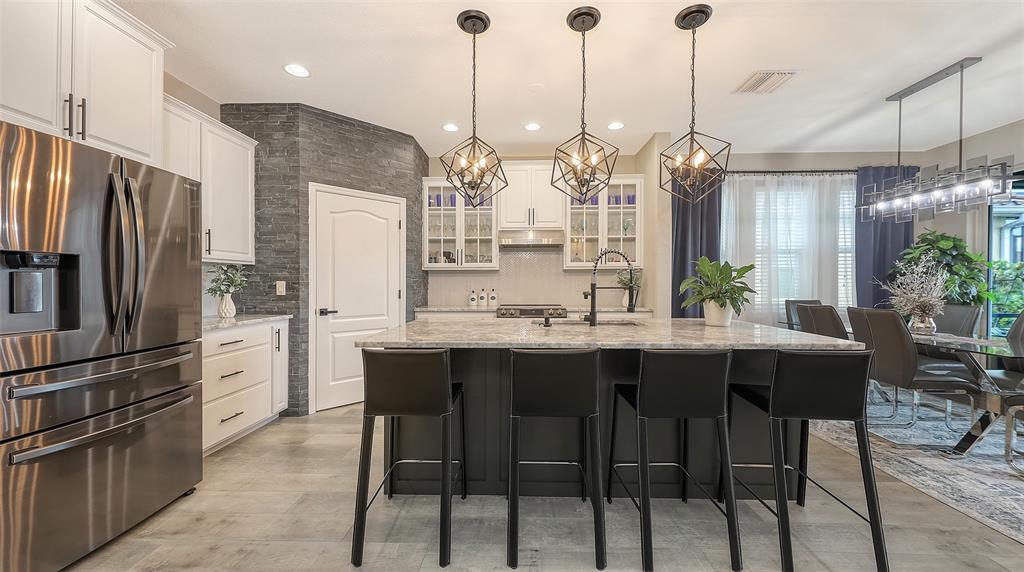 Sarasota, Florida, 34243, United States, 5 Bedrooms Bedrooms, ,4 BathroomsBathrooms,Residential,For Sale,1927282