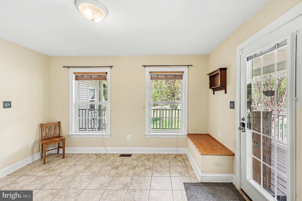 Winchester, Virginia, 22602, United States, 4 Bedrooms Bedrooms, ,3 BathroomsBathrooms,Residential,For Sale,2040713