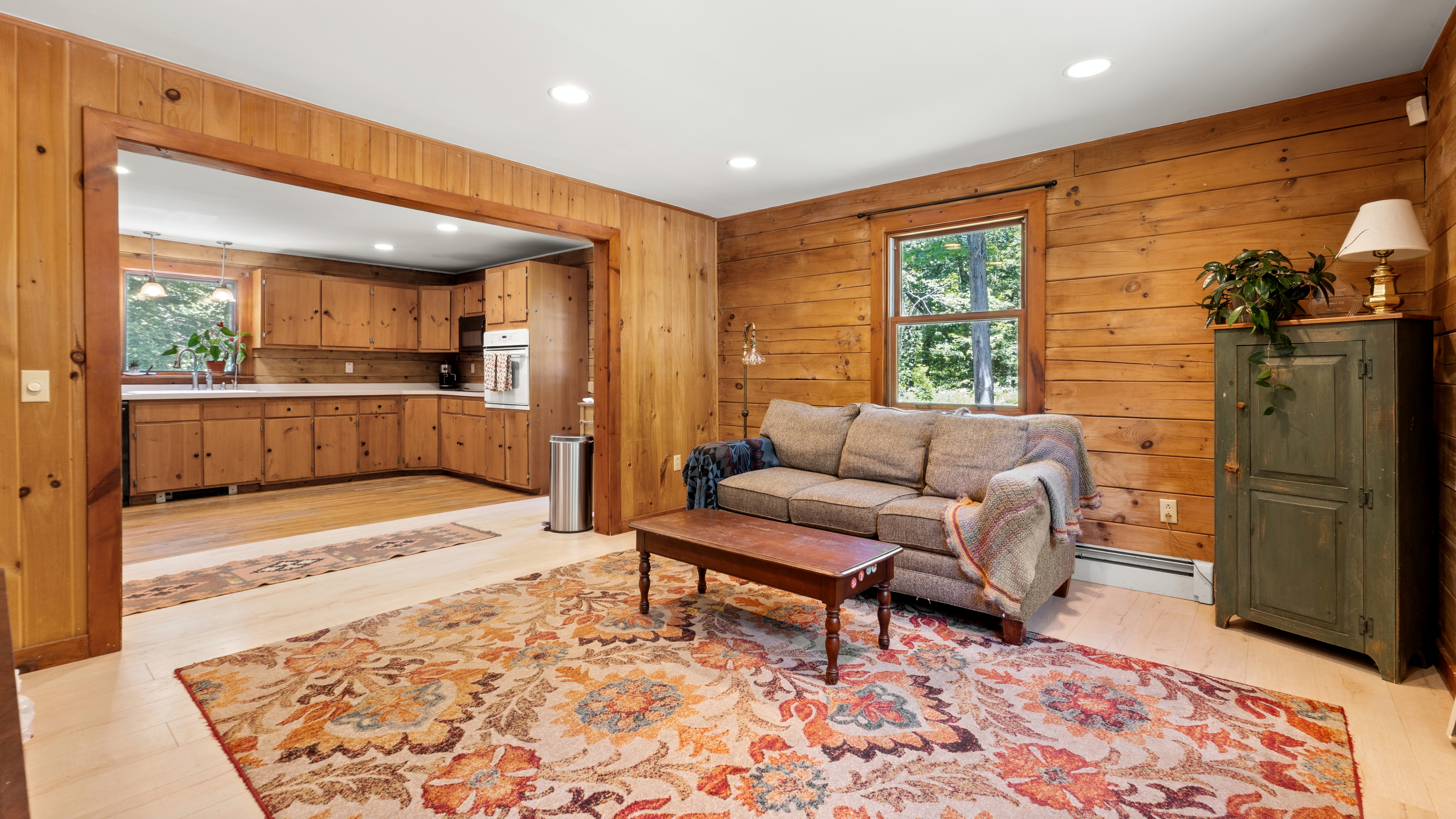  Wooded Privacy in Beautiful Lake Community - 物件實景