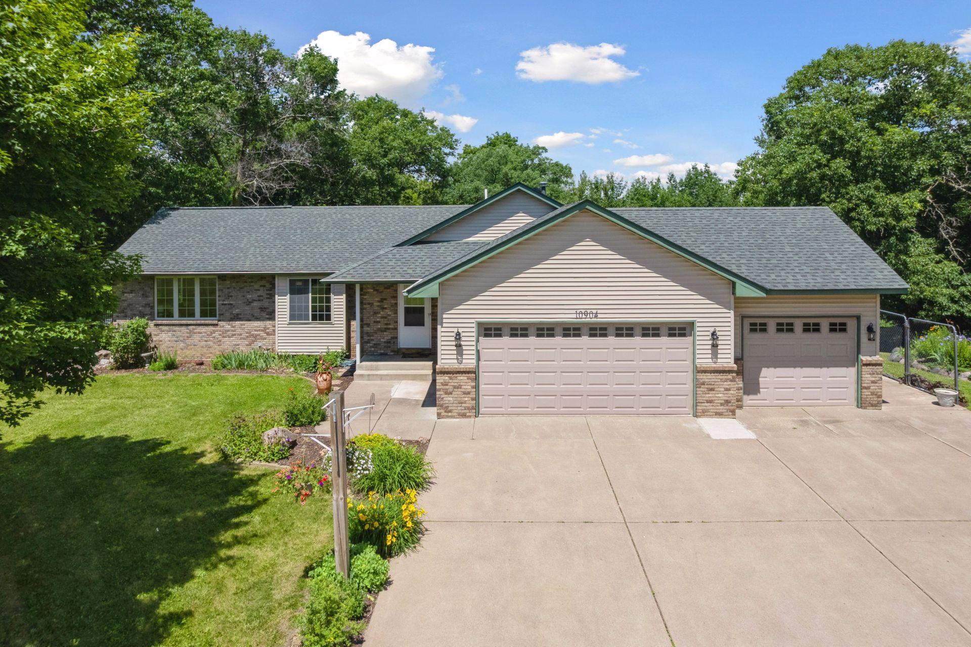 Chisago Lake Twp, Minnesota, 55073, United States, 4 Bedrooms Bedrooms, ,2 BathroomsBathrooms,Residential,For Sale,1912277