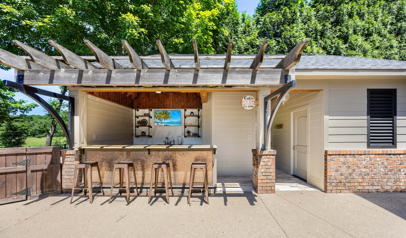 Clarksville, Tennessee, 37043, United States, 4 Bedrooms Bedrooms, ,5 BathroomsBathrooms,Residential,For Sale,1997798