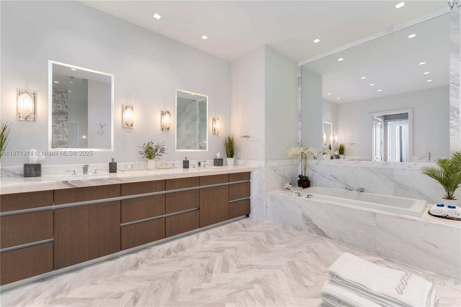 Coconut Grove, Florida, 33133, United States, 4 Bedrooms Bedrooms, ,5 BathroomsBathrooms,Residential,For Sale,1939208