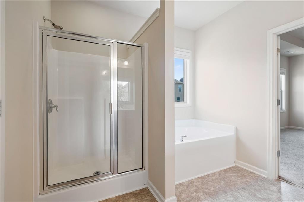 Cumming, Georgia, 30040, United States, 5 Bedrooms Bedrooms, ,4 BathroomsBathrooms,Residential,For Sale,1979728