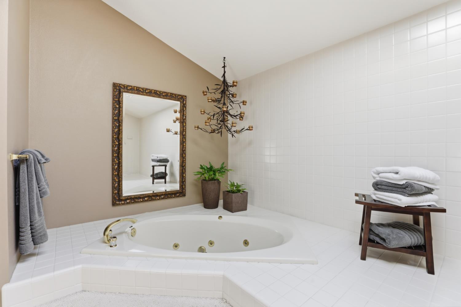 Gold River, California, 95670, United States, 4 Bedrooms Bedrooms, ,5 BathroomsBathrooms,Residential,For Sale,1987751