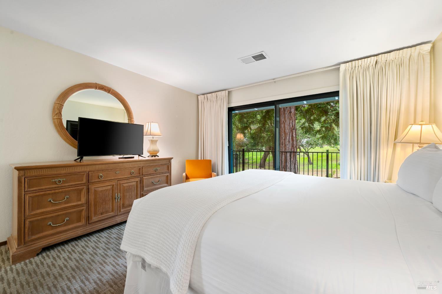 Napa, California, 94558, United States, 3 Bedrooms Bedrooms, ,2 BathroomsBathrooms,Residential,For Sale,1988085