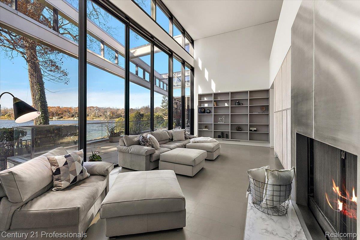 BloomfieldHills, Michigan, 48301, United States, 4 Bedrooms Bedrooms, ,5 BathroomsBathrooms,Residential,For Sale,1996516