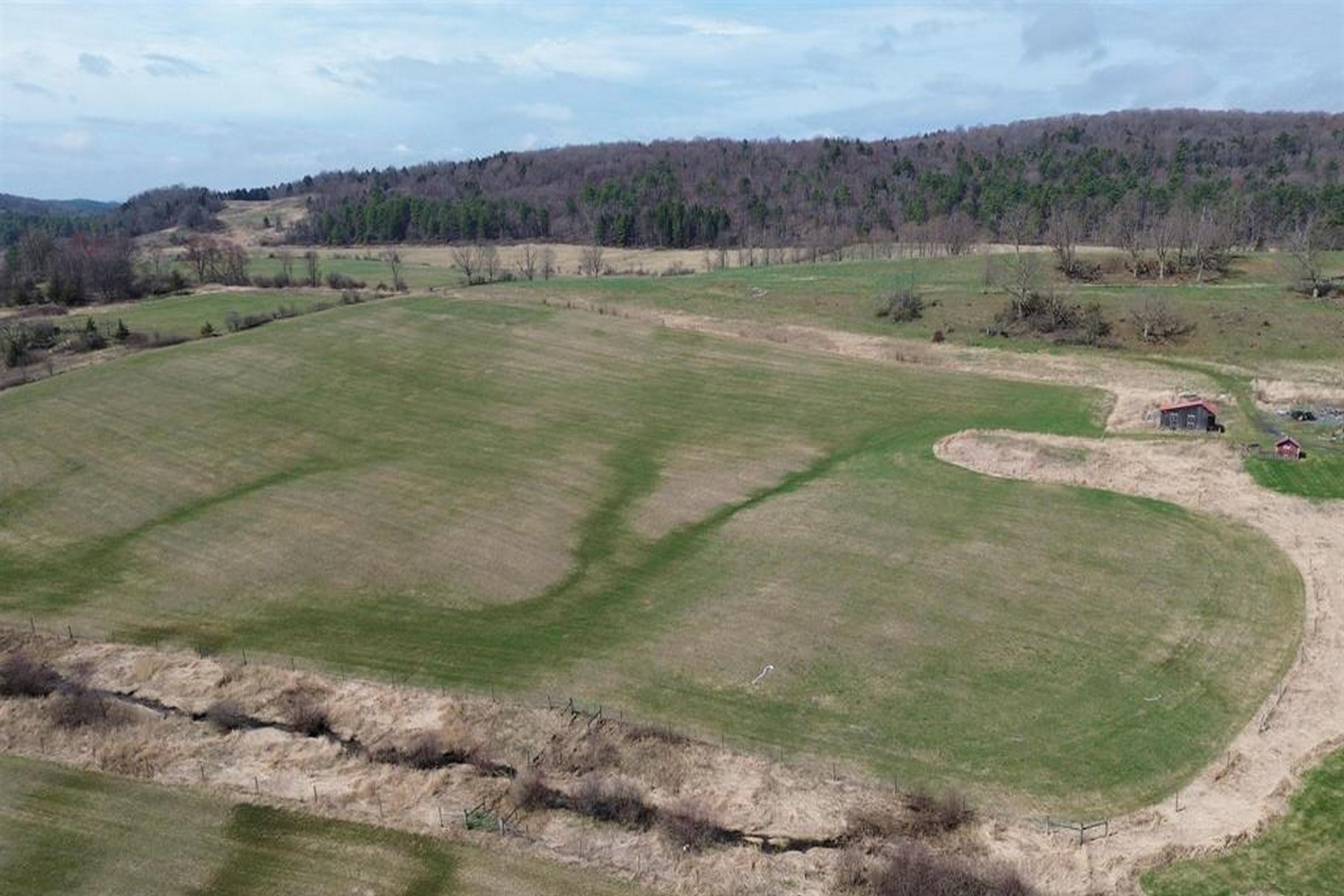  557 Pleasant Valley Road - 物件實景