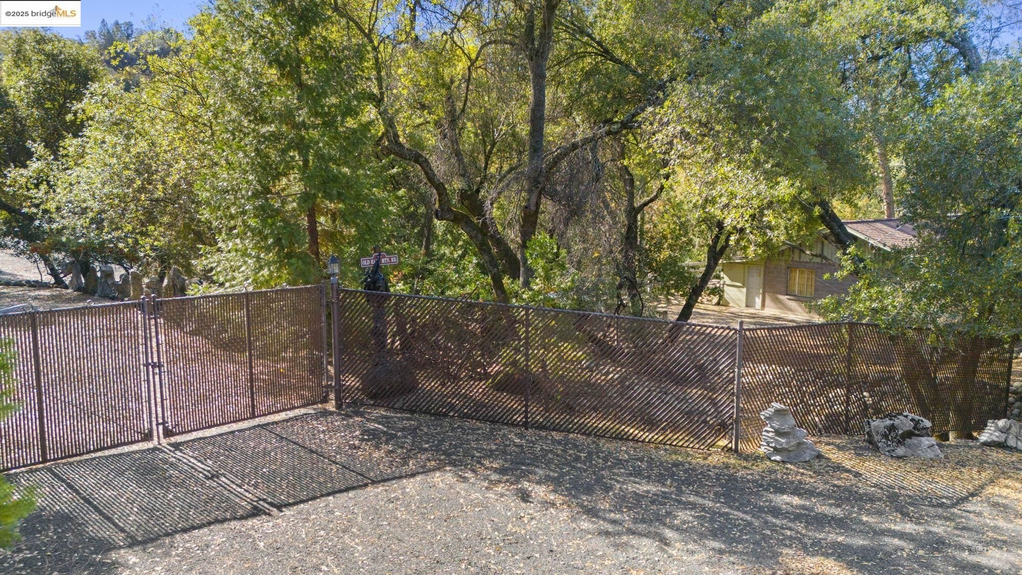 Sonora, California, 95370, United States, 5 Bedrooms Bedrooms, ,4 BathroomsBathrooms,Residential,For Sale,2006245