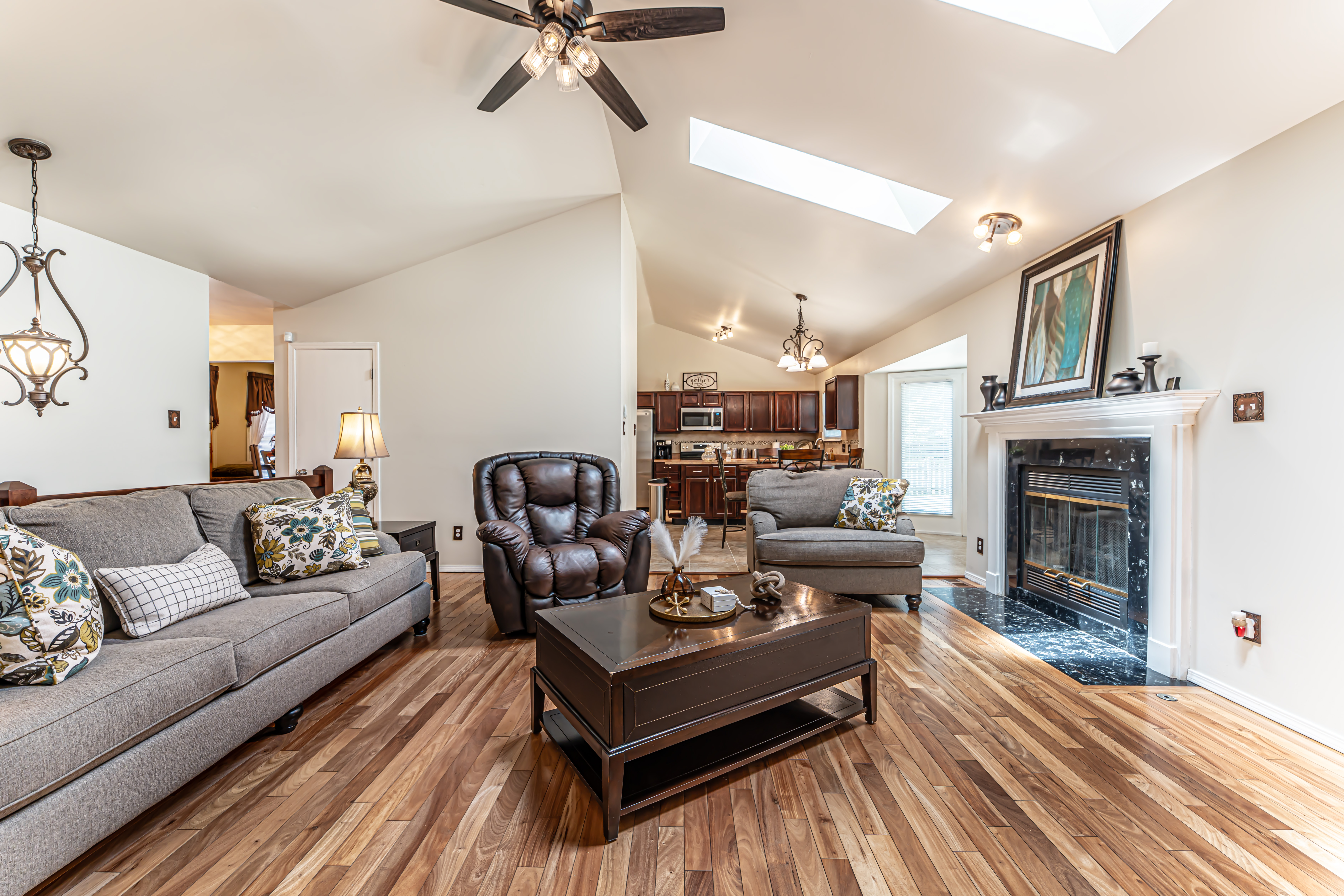  25 Beaujolais Drive, Florissant, MO 63031 - 物件實景