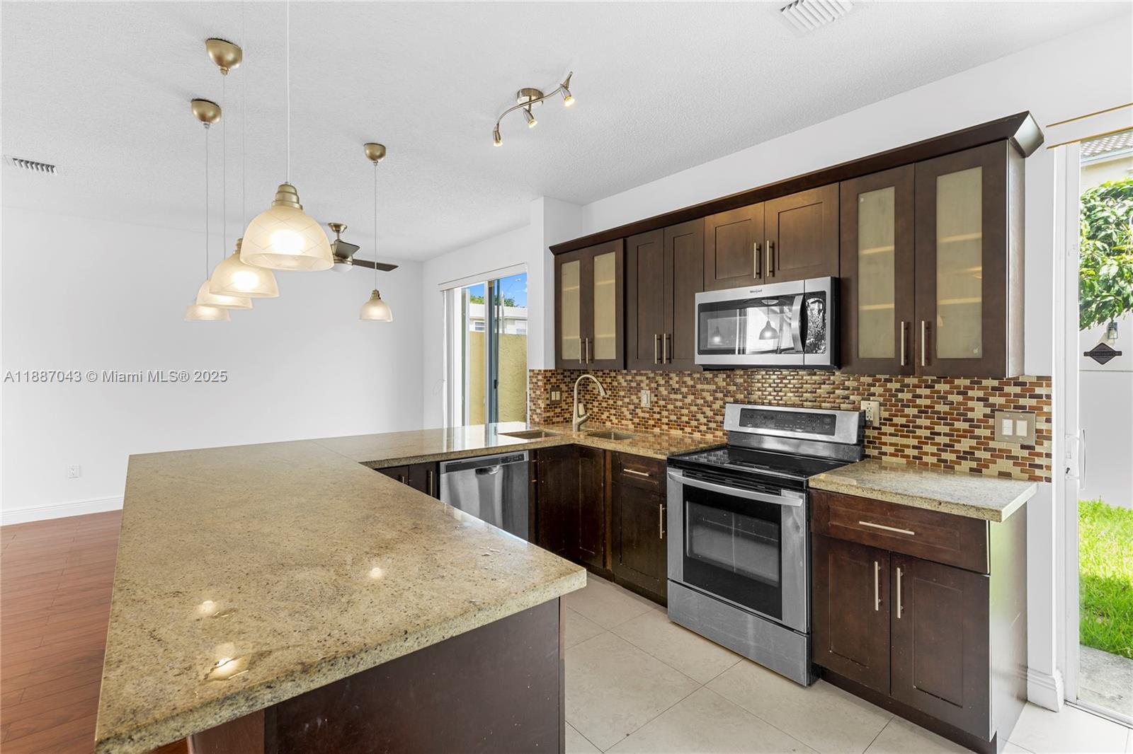 Pembroke Pines, Florida, 33028, United States, 3 Bedrooms Bedrooms, ,3 BathroomsBathrooms,Residential,For Sale,1958356