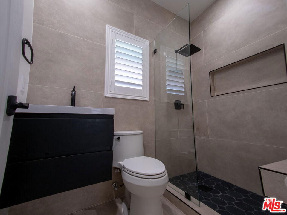 Duarte, California, 91010, United States, 6 Bedrooms Bedrooms, ,3 BathroomsBathrooms,Residential,For Sale,1836068