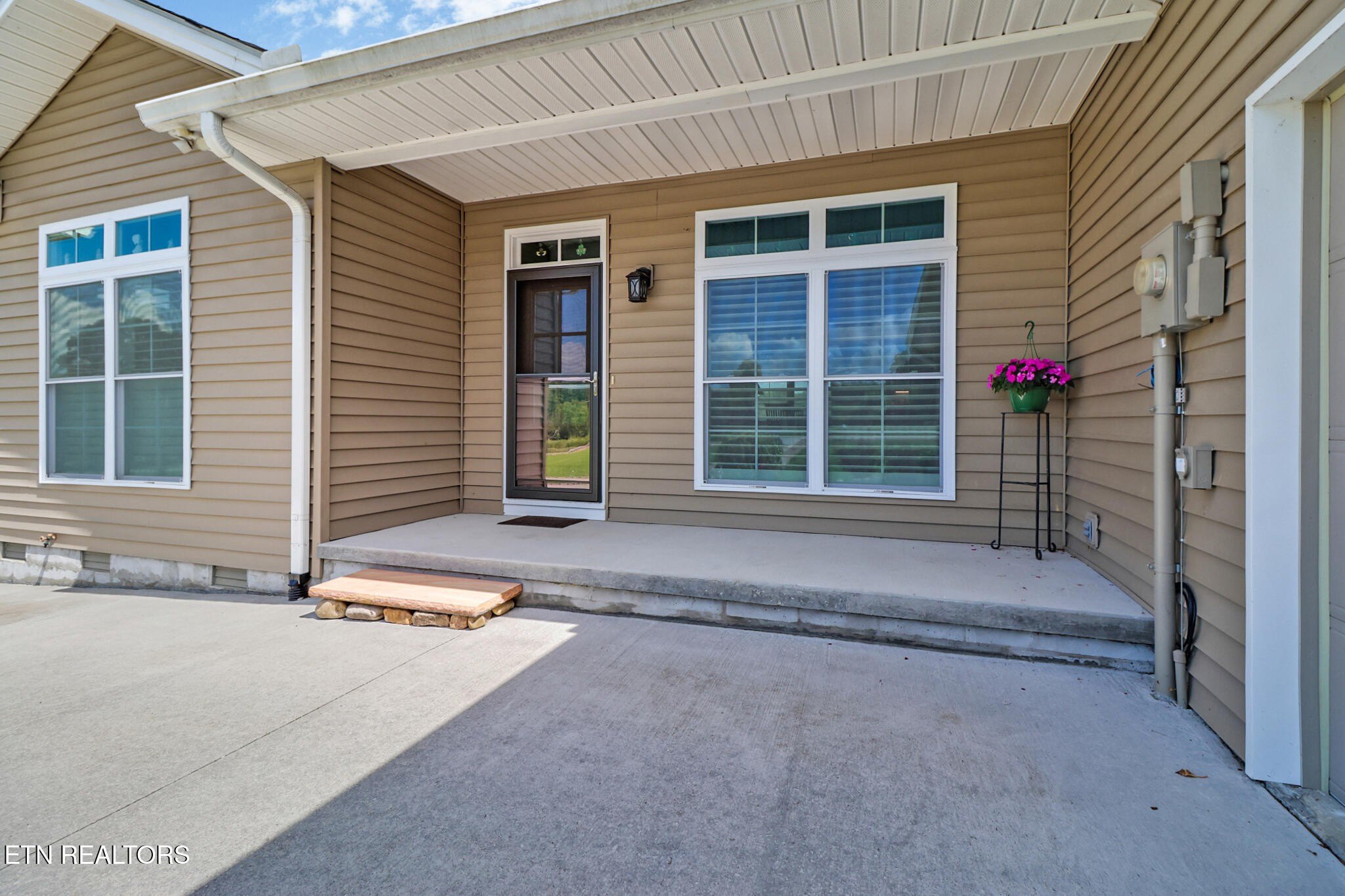 Crossville, Tennessee, 38555, United States, 3 Bedrooms Bedrooms, ,3 BathroomsBathrooms,Residential,For Sale,1921261