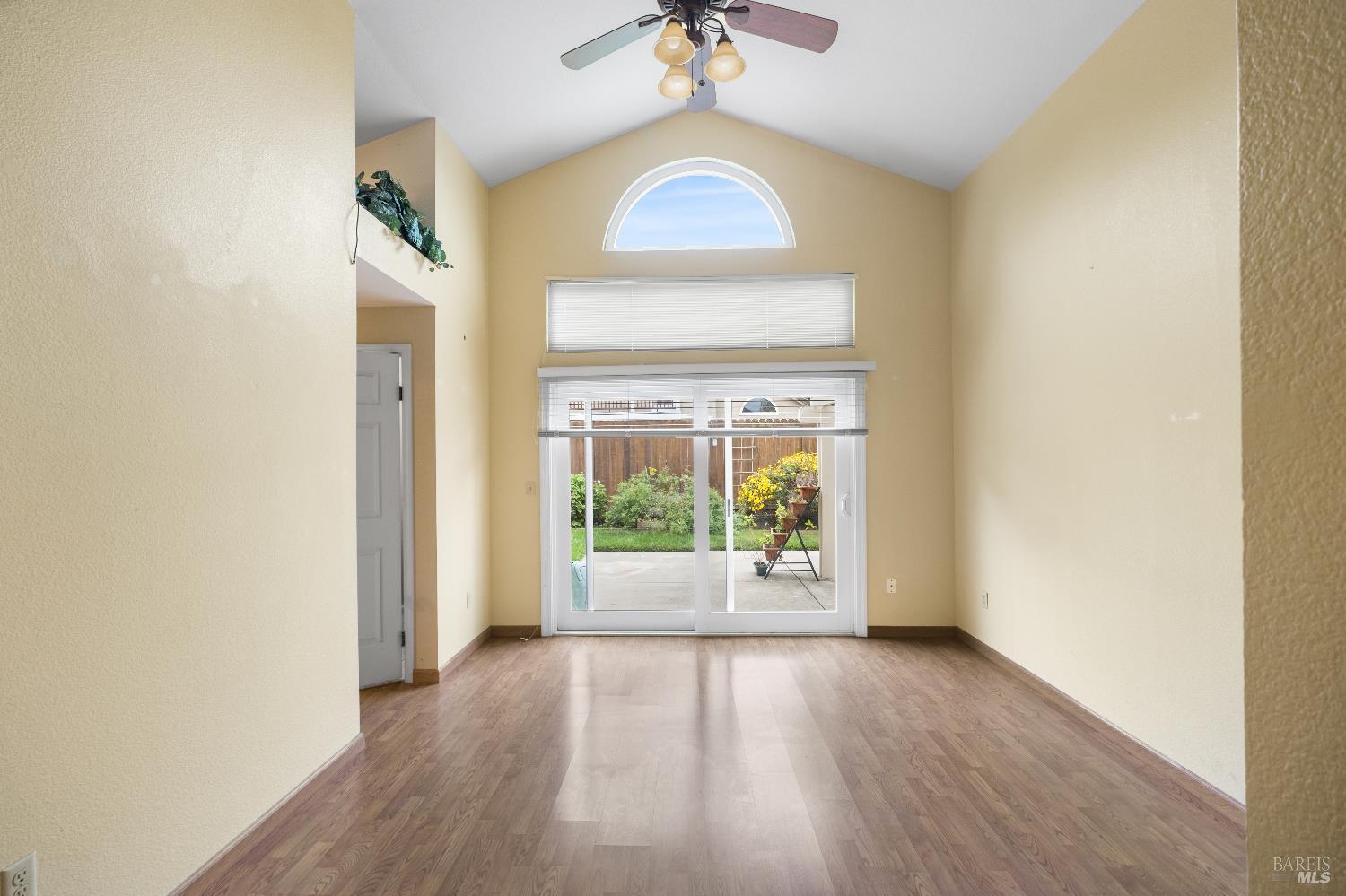 Vacaville, California, 95687, United States, 3 Bedrooms Bedrooms, ,2 BathroomsBathrooms,Residential,For Sale,1998068