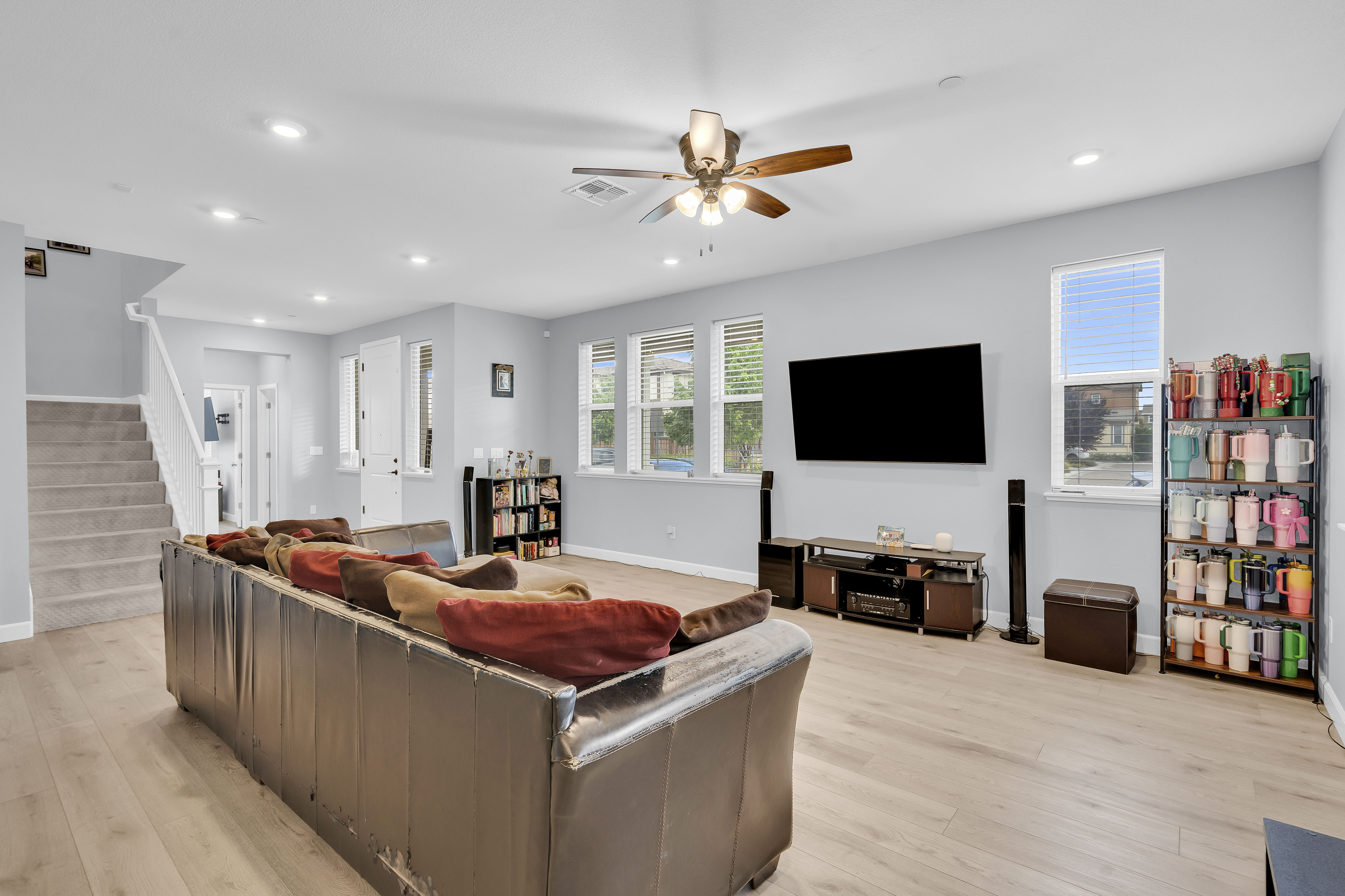  Elevated Brentwood Living - Efficient Home Built for Today’s Lifestyle - 物件實景