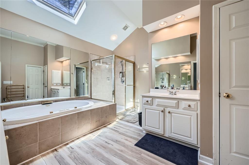 Mableton, Georgia, 30126, United States, 4 Bedrooms Bedrooms, ,5 BathroomsBathrooms,Residential,For Sale,1744905