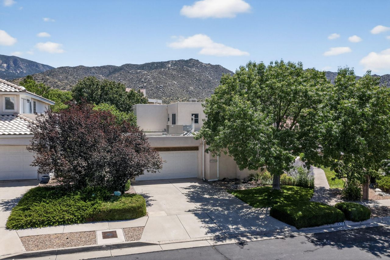 Albuquerque, New Mexico, 87112, United States, 4 Bedrooms Bedrooms, ,3 BathroomsBathrooms,Residential,For Sale,1917546