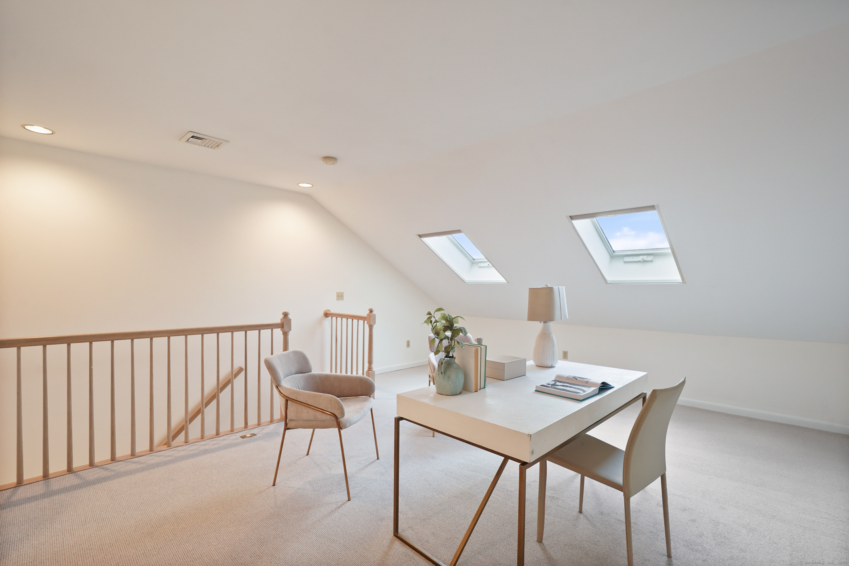 Stamford, Connecticut, 06905, United States, 2 Bedrooms Bedrooms, ,3 BathroomsBathrooms,Residential,For Sale,1997039