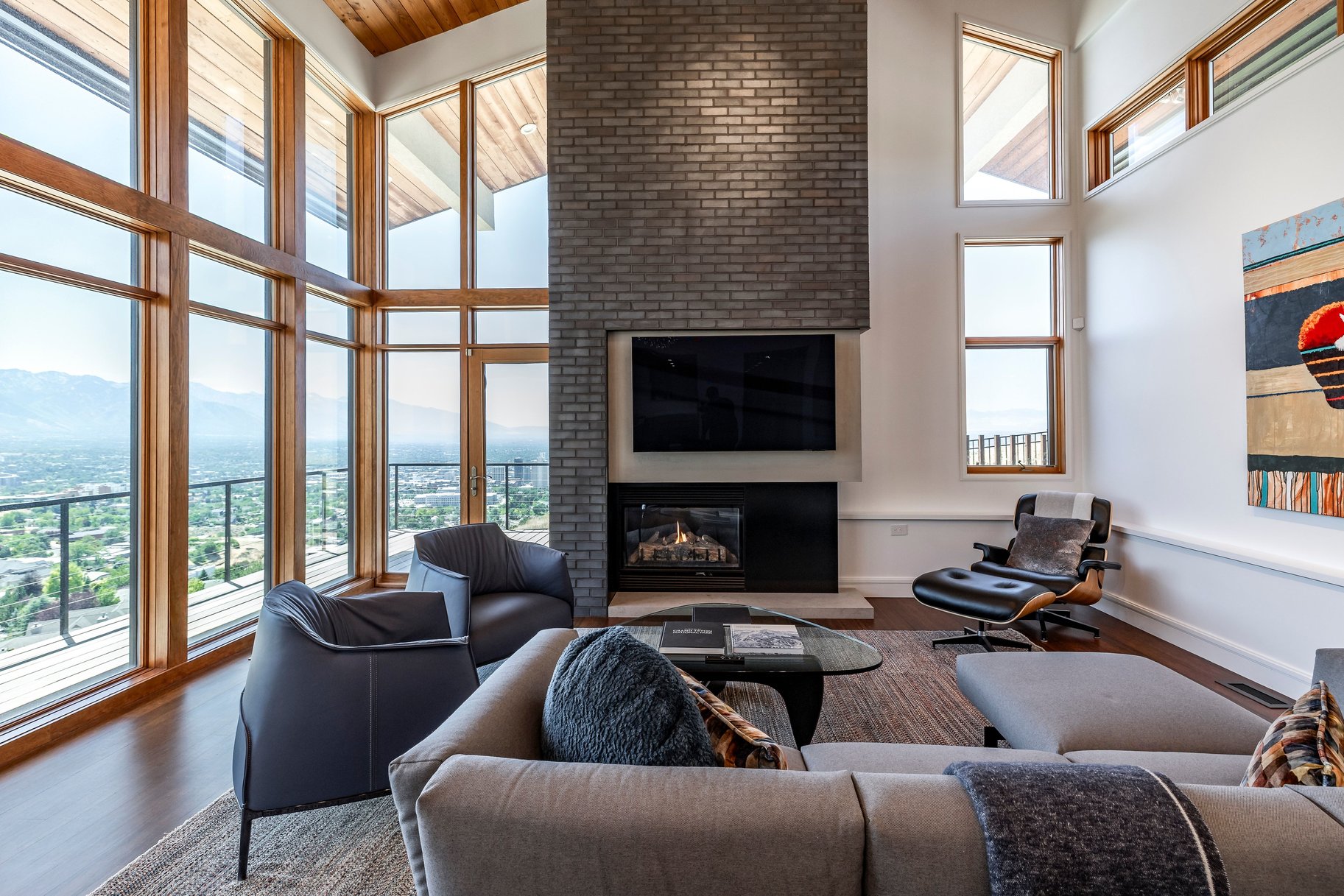  Stunning Contemporary Home with Commanding Views - 物件實景
