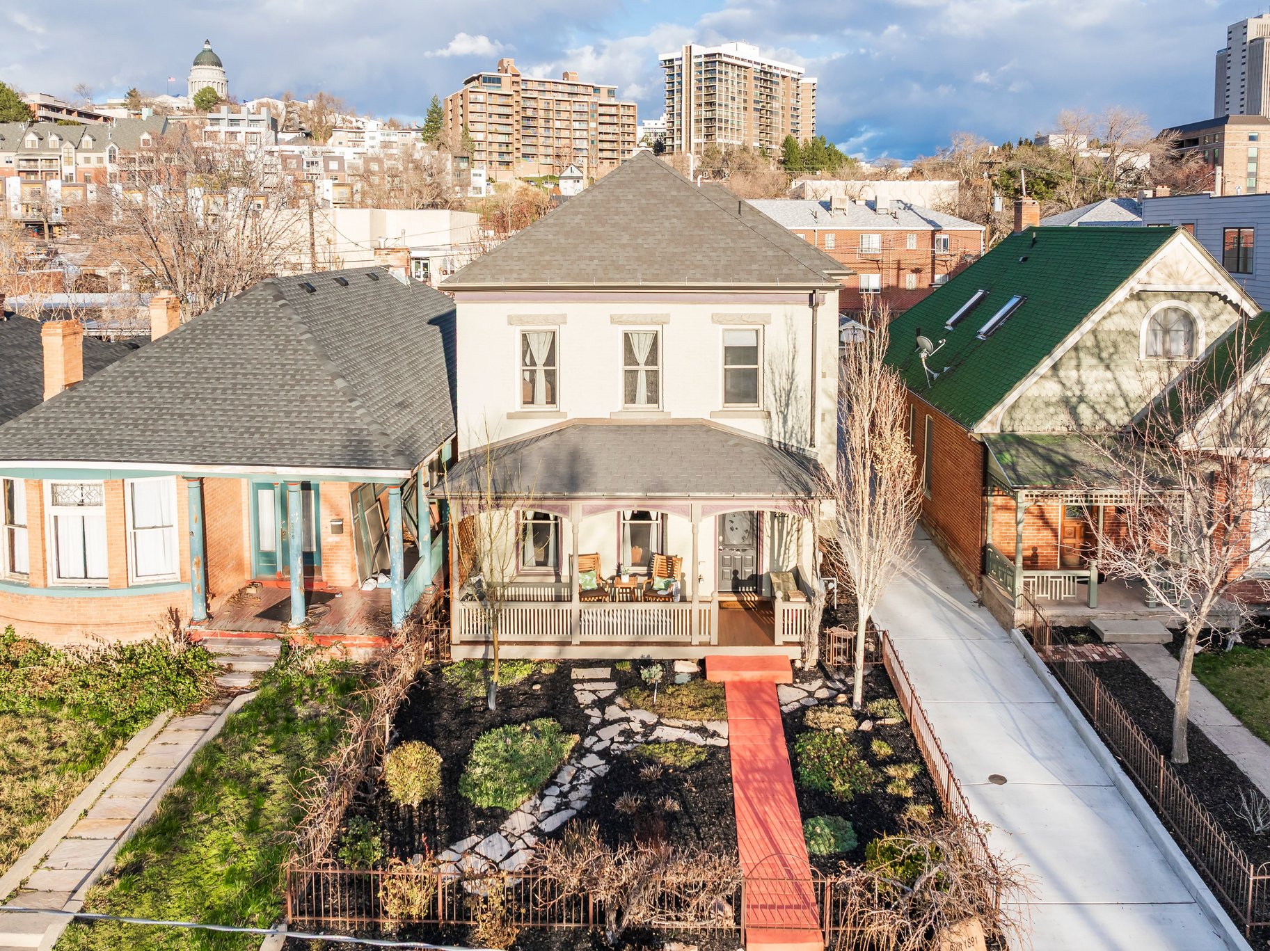  Historic 2-Story in Vibrant Marmalade - 物件實景